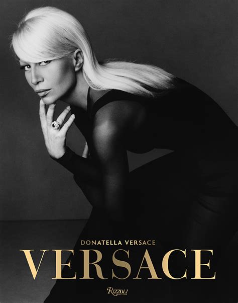 cover elulaee donatella versace|donatella versace 1970s.